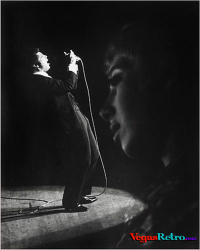 Photo of Tom Jones on stage in Las Vegas 1968