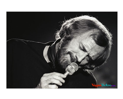 Photo of Richard Harris on stage in Las Vegas