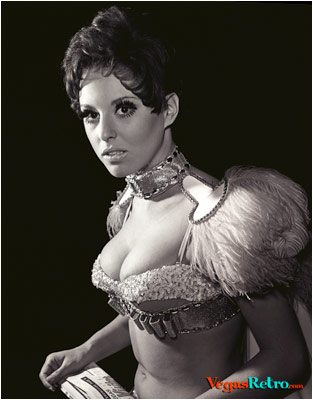 Mary Moon Photo Vegas Visitor cover 11/22/68